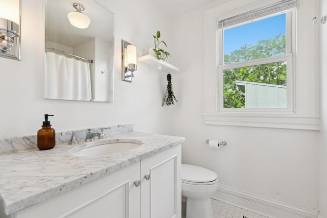 2118 W Schiller St Unit Ch, Chicago, IL 60622 - full bathroom with vanity, tile patterned floors, and curtained shower