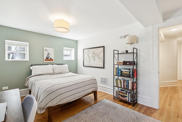 2118 W Schiller St Unit Ch, Chicago, IL 60622 - bedroom featuring light wood-style flooring and baseboards