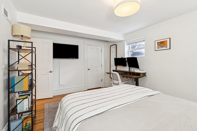2118 W Schiller St Unit Ch, Chicago, IL 60622 - bedroom with wood finished floors