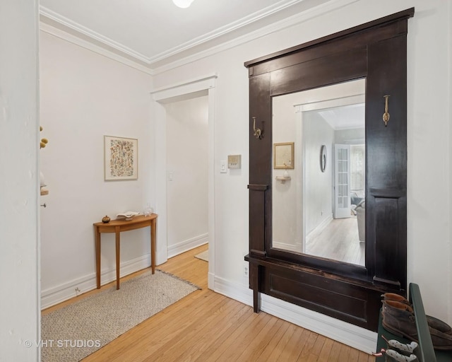 5245 N Winthrop Ave Unit 3S, Chicago, IL 60640 - foyer with wood finished floors and crown molding