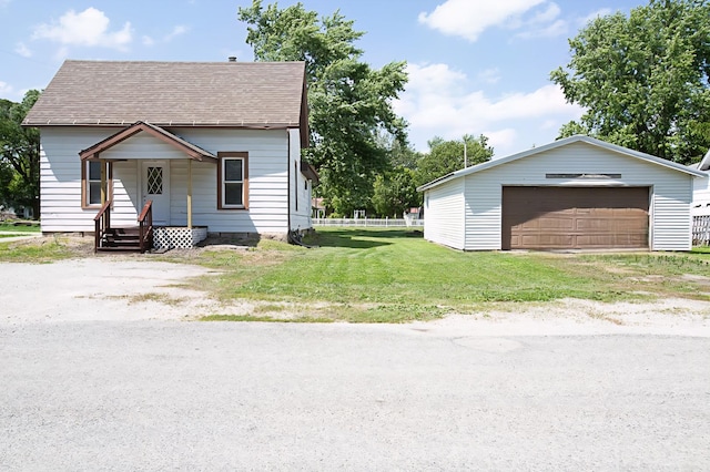 507 Commercial St, Chenoa, IL 61726 - photo 1