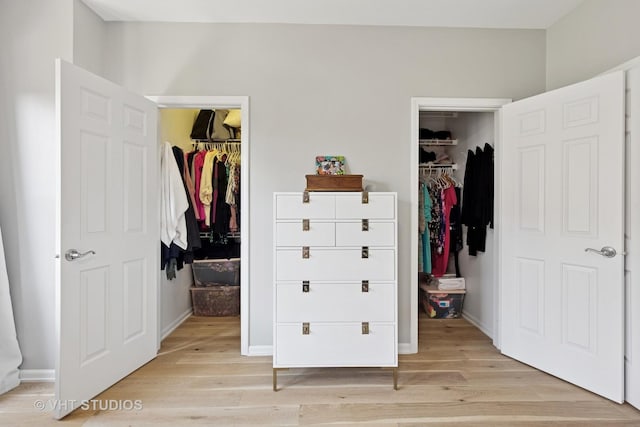 843 W College Pkwy, Chicago, IL 60608 - view of closet