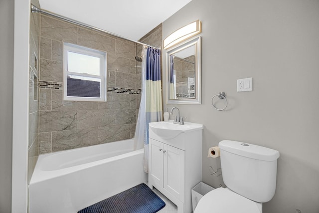 1028 N Lavergne Ave, Chicago, IL 60651 - bathroom with vanity and shower / bath combo