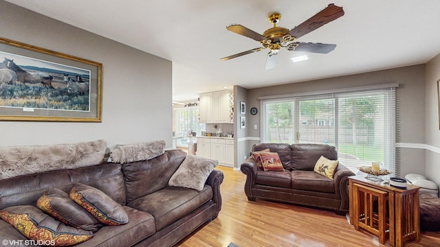 1502 S Fernandez Ave, Arlington Heights, IL 60005 - living area with light wood-type flooring and ceiling fan
