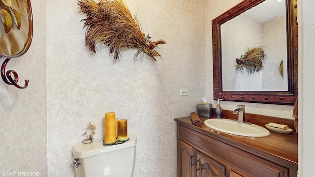 1502 S Fernandez Ave, Arlington Heights, IL 60005 - bathroom featuring vanity and toilet
