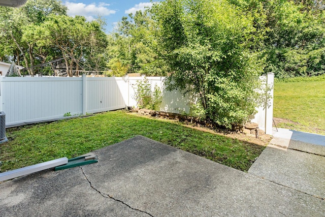 392 Park Ridge Ln Unit B, Aurora, IL 60504 - view of yard featuring a patio