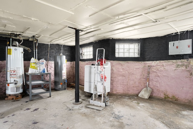 15 N Washtenaw Ave, Chicago, IL 60612 - basement featuring gas water heater and washer and clothes dryer