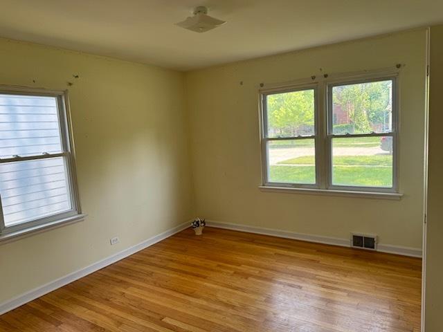 4624 Stanley Ave, Downers Grove, IL 60515