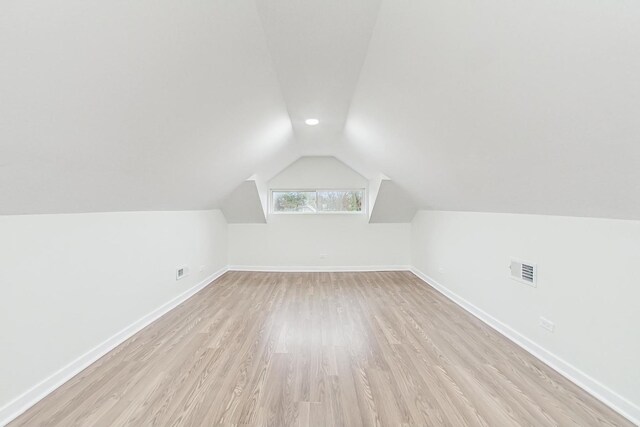 8914 S Throop St, Chicago, IL 60620 - bonus room featuring light wood-style floors and lofted ceiling