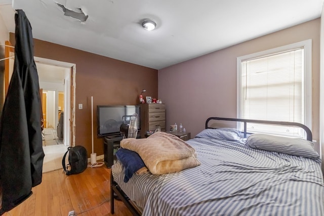 1336 Cuyler Ave, Berwyn, IL 60402 - bedroom with light wood-type flooring