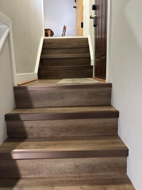 5131 S Latrobe Ave, Chicago, IL 60638 - view of stairs