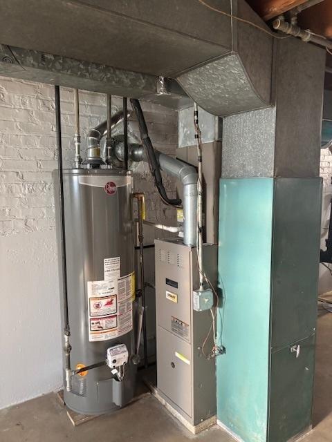 5131 S Latrobe Ave, Chicago, IL 60638 - utilities with water heater