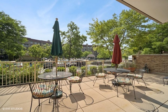 1280 Rudolph Rd Unit 1K, Northbrook, IL 60062 - view of patio