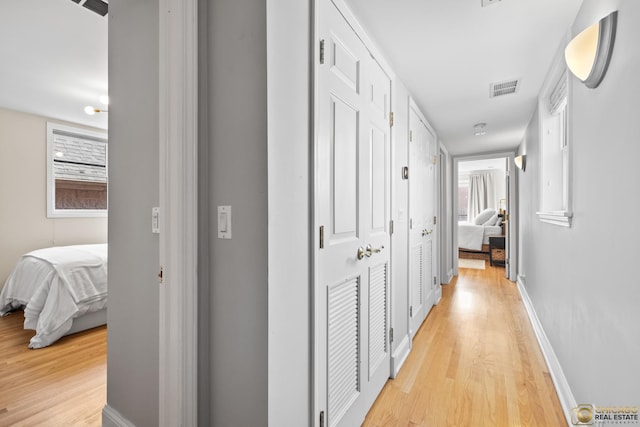 3507 N Reta Ave Unit 4, Chicago, IL 60657 - hall featuring light wood finished floors and baseboards