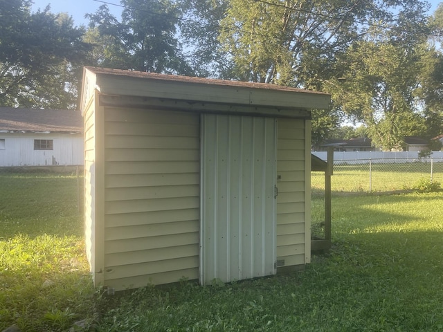 522 N 3rd Ave, Chenoa, IL 61726 - view of shed