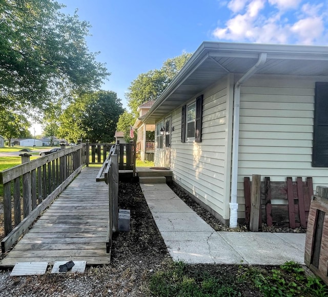 522 N 3rd Ave, Chenoa, IL 61726 - view of side of property