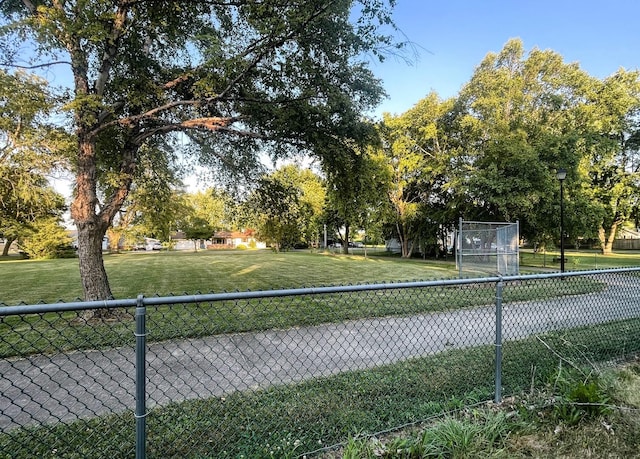 522 N 3rd Ave, Chenoa, IL 61726 - surrounding community featuring a sport area