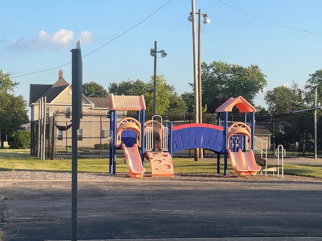 522 N 3rd Ave, Chenoa, IL 61726 - view of community play area