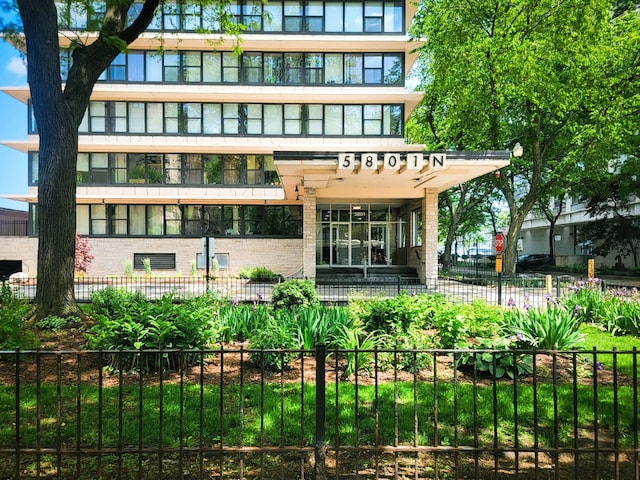 5801 N Sheridan Rd Unit 8A, Chicago, IL 60660 - view of building exterior
