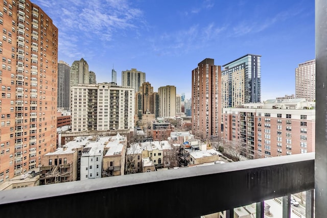 33 W Delaware Pl Unit 13A, Chicago, IL 60610 - view of city skyline