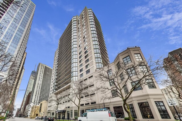 33 W Delaware Pl Unit 13A, Chicago, IL 60610 - view of building exterior