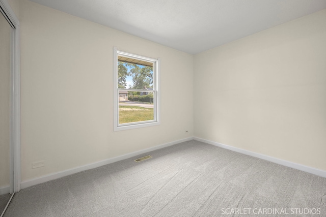 532 E Hawthorne Blvd, Wheaton, IL 60187 - spare room featuring carpet flooring
