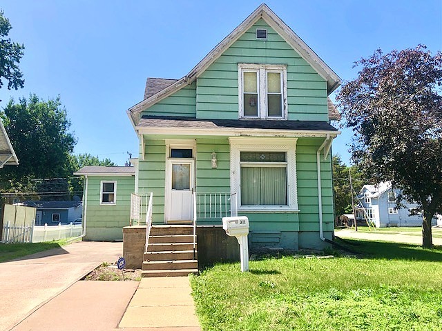 311 W 6th St, Sterling, IL 61081 - photo 1