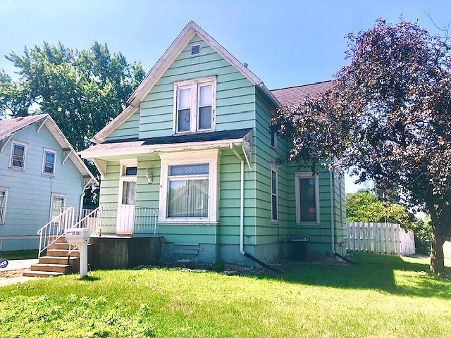 311 W 6th St, Sterling, IL 61081 - photo 3