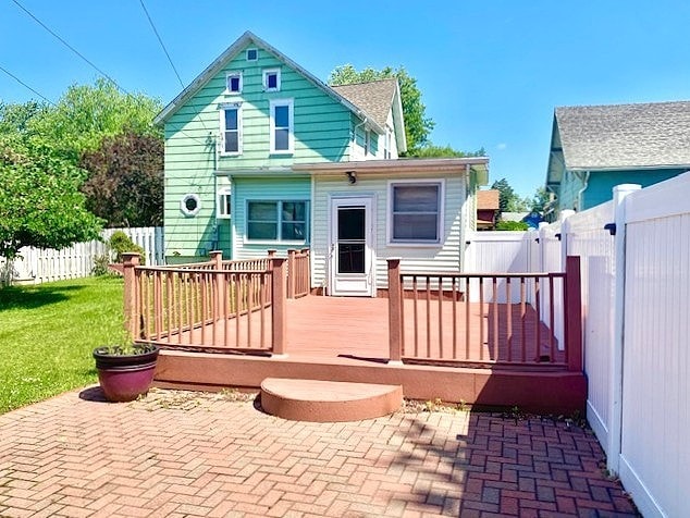 311 W 6th St, Sterling, IL 61081 - photo 4