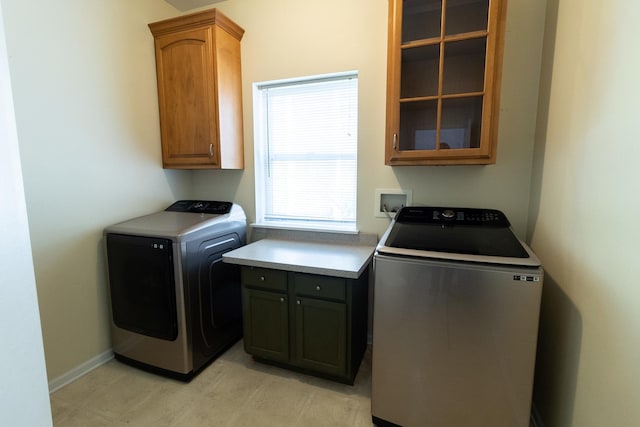 131 Glenbrook Cir, Gilberts, IL 60136 - laundry area featuring cabinet space and washer and clothes dryer