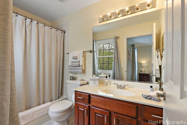 4 Shadow Creek Ct, Lake In The Hills, IL 60156 - bathroom with vanity and shower / tub combo