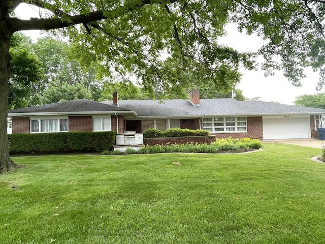 1530 Linden Ave, Lasalle, IL 61301 - photo 1