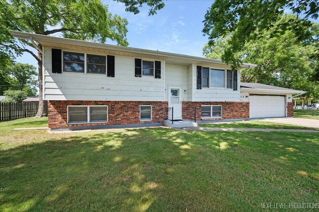 215 E Parker St, Gardner, IL 60424 - photo 1
