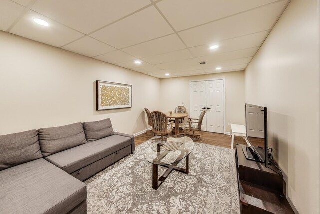 1604 Park Point, Ridge Point, Park Ridge, IL 60068 - living area featuring wood finished floors, a paneled ceiling, and recessed lighting
