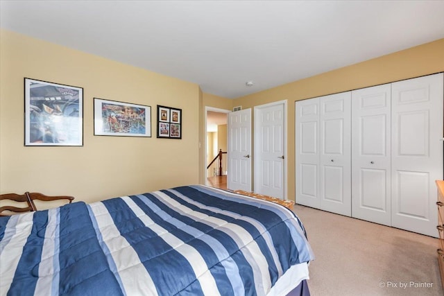 2636 Bainbridge Blvd, West Chicago, IL 60185 - bedroom with light carpet and a closet