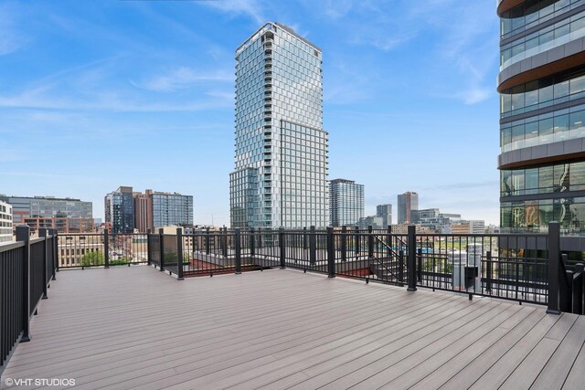401 N Aberdeen St Unit 4S, Chicago, IL 60642 - deck with a view of skyline