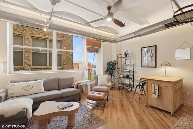 500 S Clinton St Unit 517, Chicago, IL 60607 - living area featuring light wood-style flooring and a ceiling fan