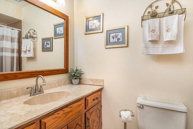 8712 Carriage Ln, Tinley Park, IL 60487 - bathroom featuring vanity and toilet