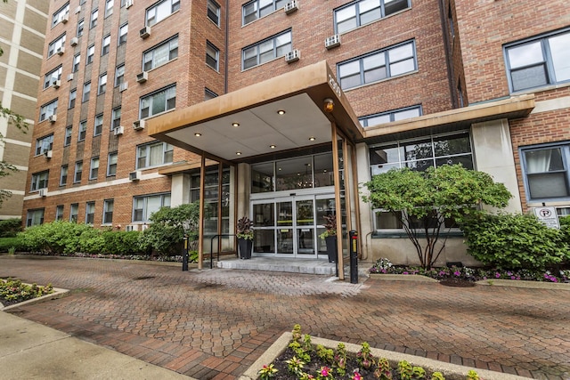 2909 N Sheridan Rd Unit 1601, Chicago, IL 60657 - view of apartment building / complex