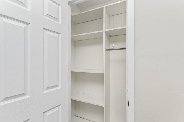 2909 N Sheridan Rd Unit 1601, Chicago, IL 60657 - view of closet