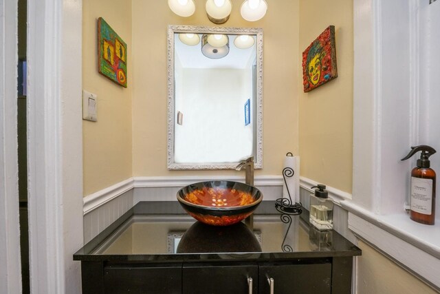 7225 S Yates Blvd, Chicago, IL 60649 - photo 4
