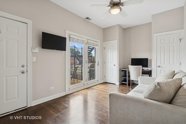 821 W Wrightwood Ave Unit 3, Chicago, IL 60614 - living area featuring ceiling fan and wood finished floors