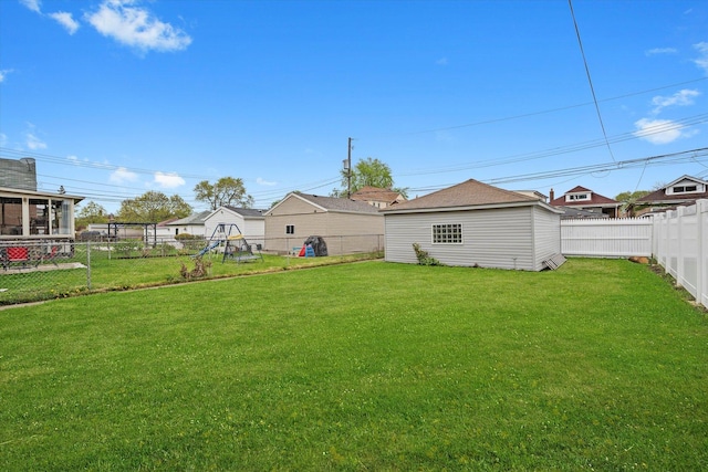 8637 S Honore St, Chicago, IL 60620 - view of fenced backyard