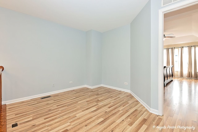 3123 Concord Ln, Wadsworth, IL 60083 - unfurnished room with light wood finished floors and ceiling fan