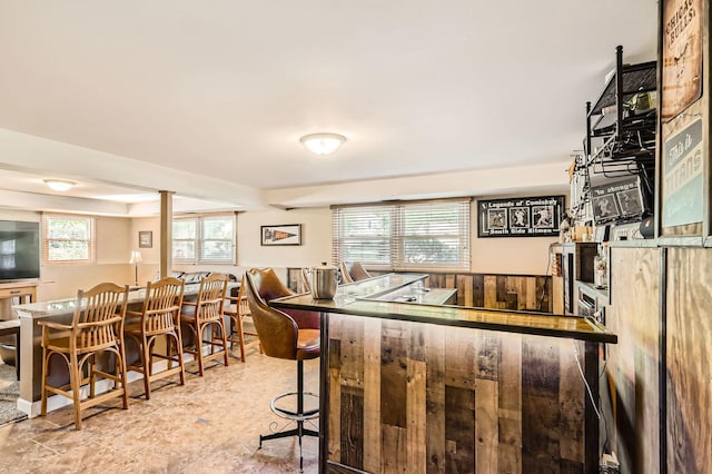 905 Harrison Ln, Hoffman Estates, IL 60192 - indoor dry bar with a tray ceiling