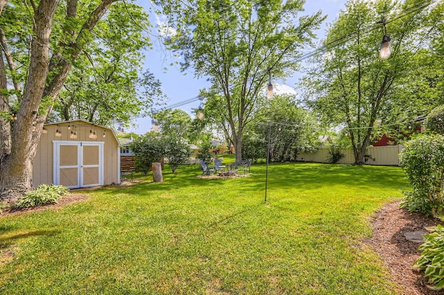 905 Harrison Ln, Hoffman Estates, IL 60192 - view of yard with a storage shed