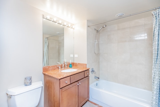1070 W 15th St Unit 105, Chicago, IL 60608 - bathroom with shower / bath combo with shower curtain and vanity