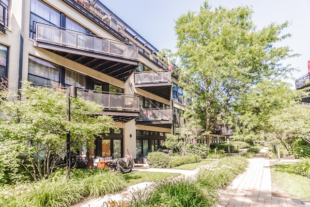 1070 W 15th St Unit 105, Chicago, IL 60608 - view of building exterior