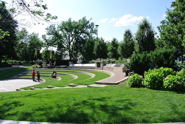 511 Aurora Ave Unit 405, Naperville, IL 60540 - surrounding community featuring a lawn