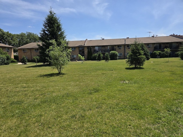 836 E Old Willow Rd Unit 109, Prospect Heights, IL 60070 - view of green lawn